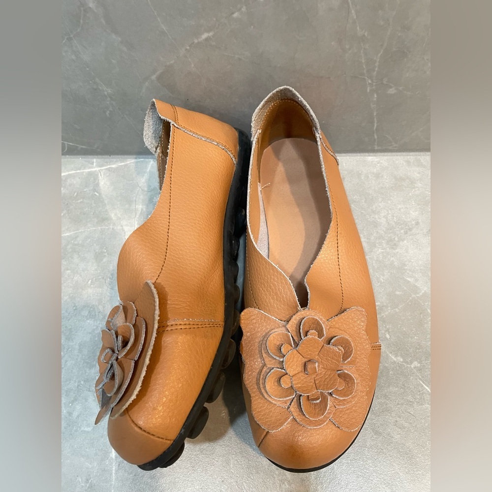 Anyuete Slip on Floral Loafers Tan Women's Shoes - Picture 3 of 6